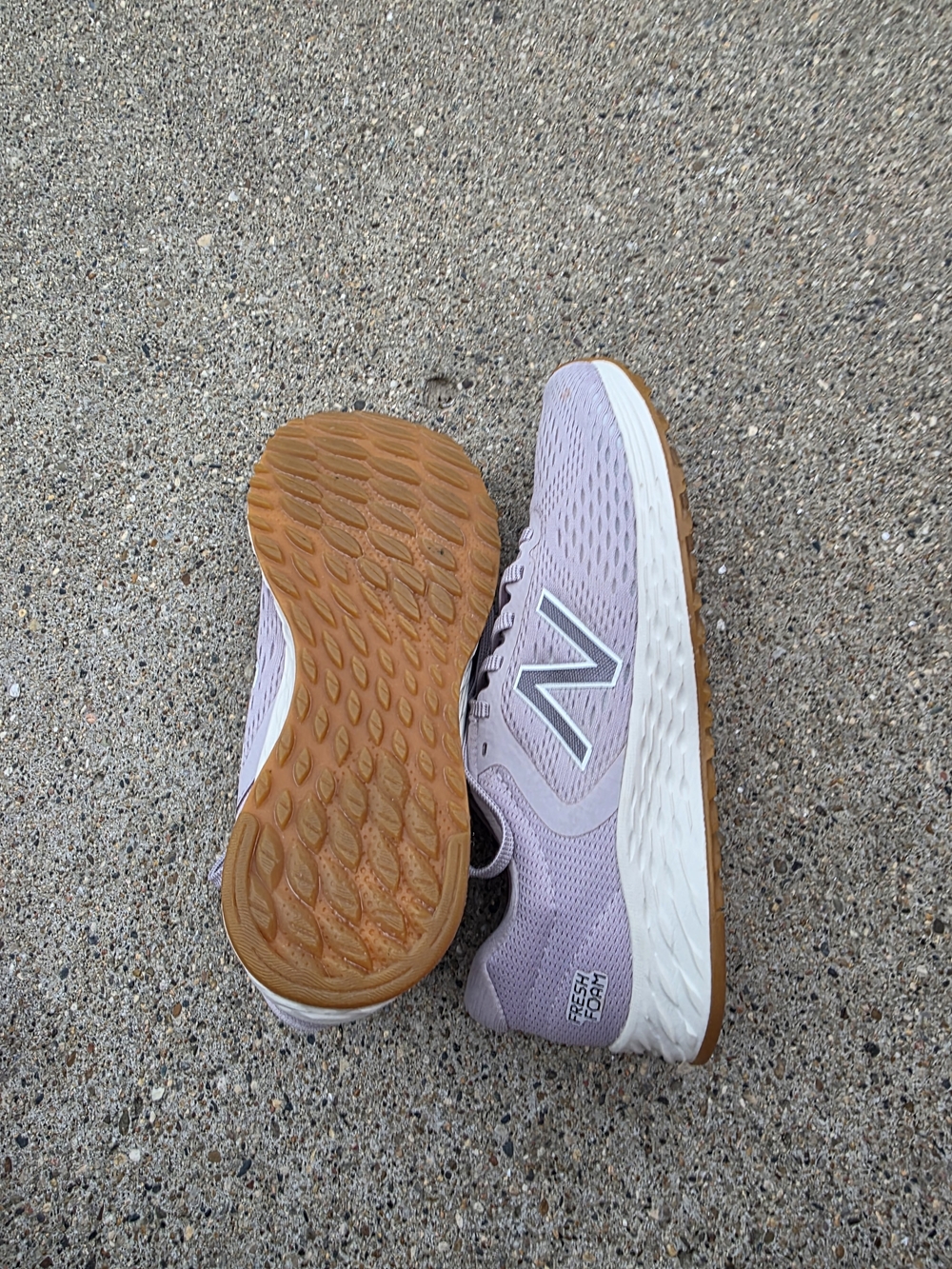 New Balance Women's Lavender Sneaker Women Size 8.5 - Picture 12 of 12